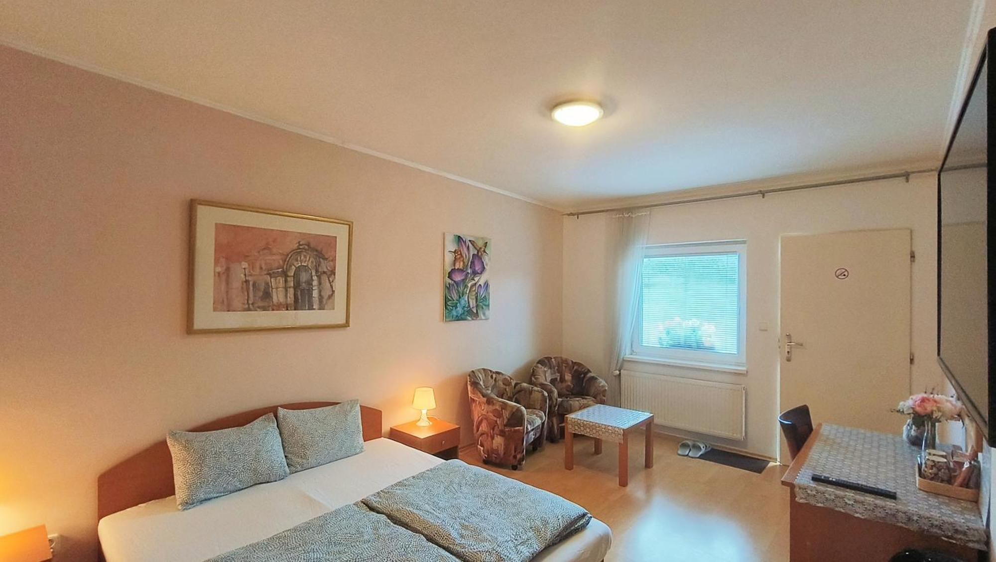 Cozy Room With Garden In Pressburg Exterior foto