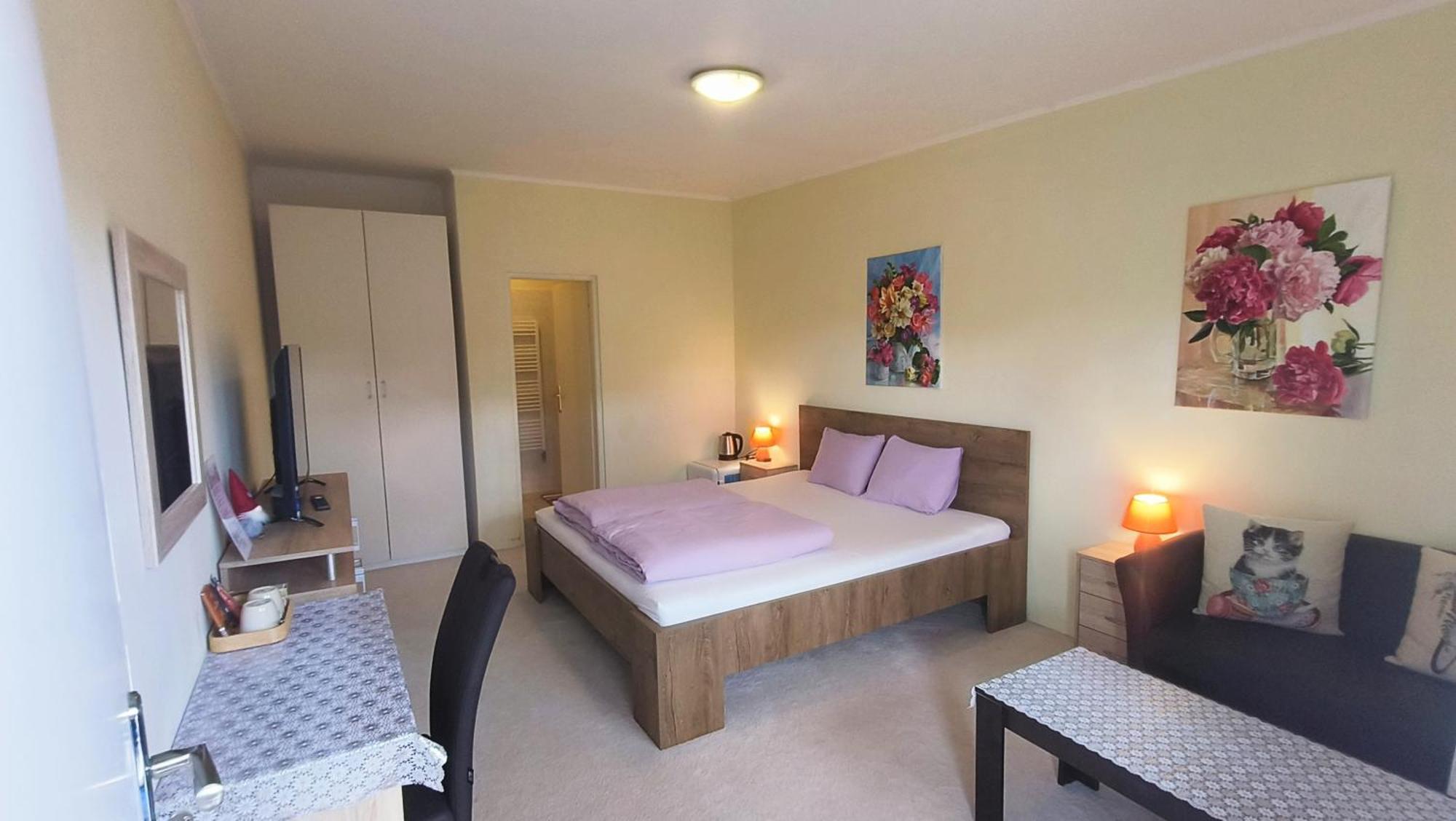 Cozy Room With Garden In Pressburg Exterior foto